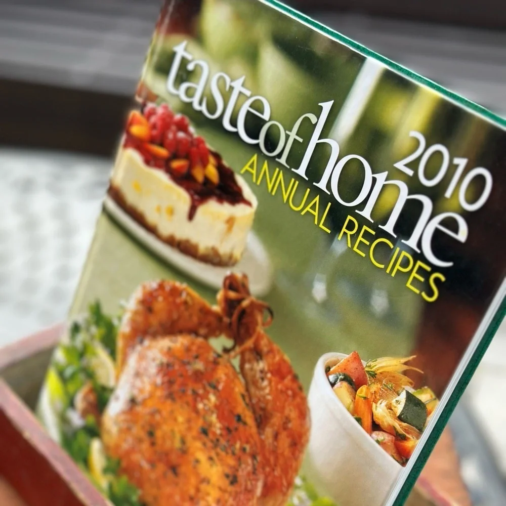 Taste of Home 2010 Annual Recipes Cookbook - Green and Yellow
